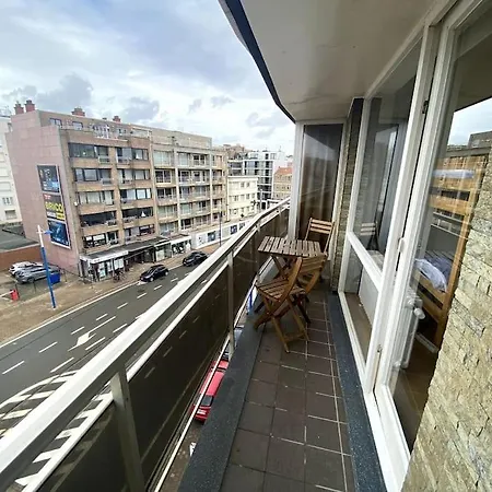 Bsl Zonnig In Met 2 Slk En Terras Koksijde